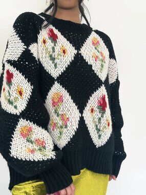 Bailey Rose Diamond Floral Oversized Cozy Sweater Black Size M